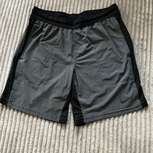 Nike Shorts (Grey)